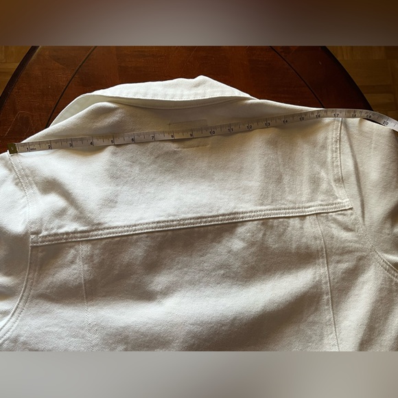 Ruffled denim / jean jacket w/ distressed hems. Buttoned up, oversized. White. M - Picture 12 of 13